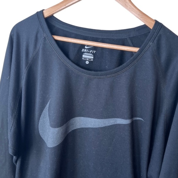 Nike Dri-fit Black Crewneck Sweatshirt Grey Logo Athleisure Pullover Soft Top - Picture 7 of 16